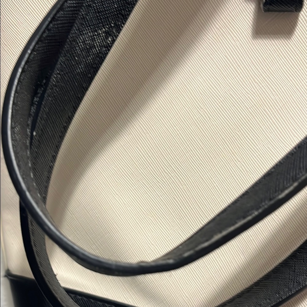 Lovevook Elegant Two-Tone Tote Bag - Picture 6 of 10